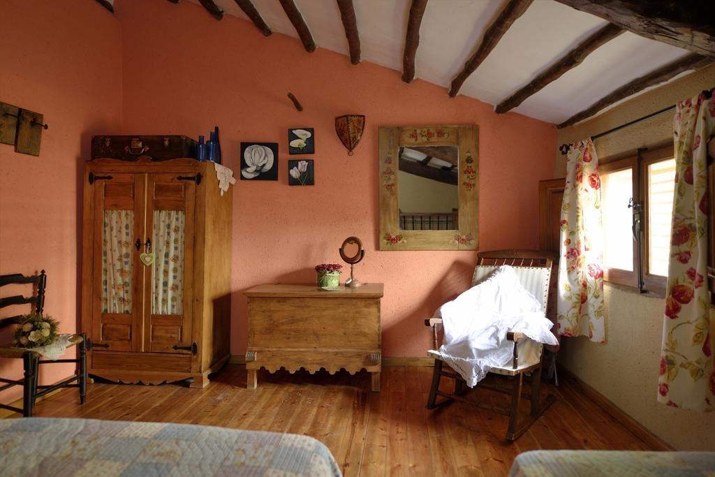 אלצ'ה דה לה סיירה Casa Rural La Tahona חדר תמונה