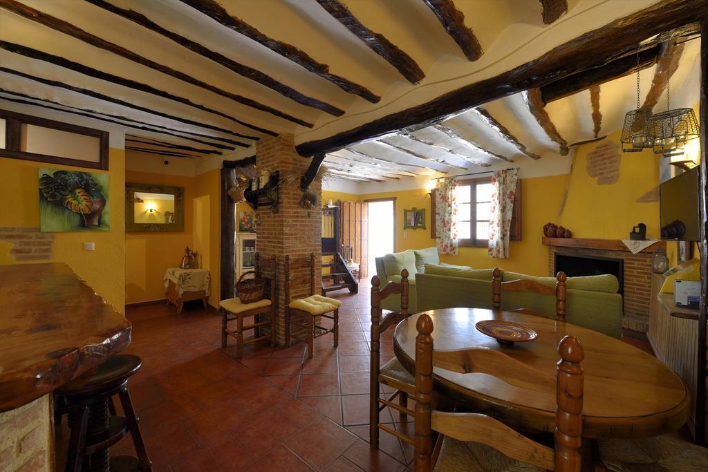 אלצ'ה דה לה סיירה Casa Rural La Tahona חדר תמונה